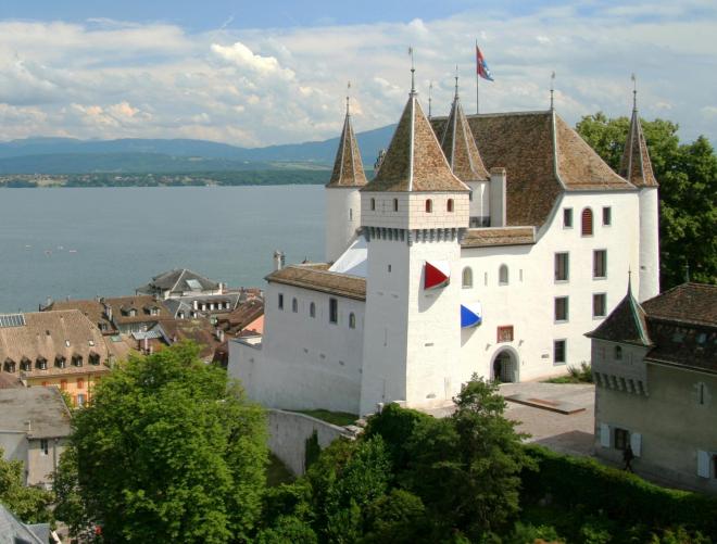 Le chateau de Nyon qui surplombe le Léman